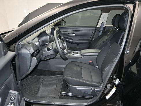 Used 2024 Nissan Sentra SV FWD image 12