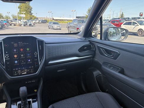 Used 2025 Subaru Forester Premium AWD/4WD image 19
