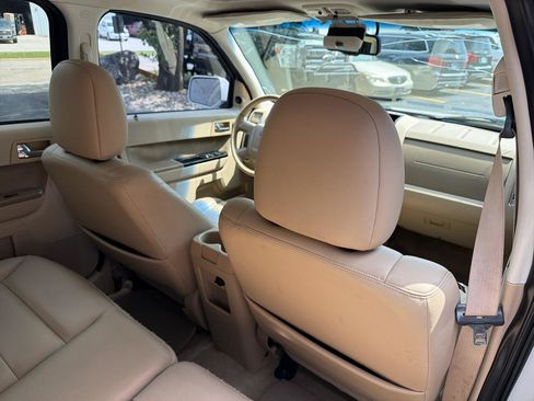Used 2009 Ford Escape Limited FWD image 29