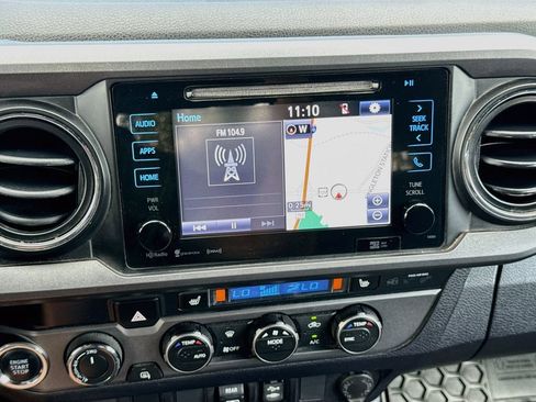 Used 2019 Toyota Tacoma SR5 AWD/4WD image 16