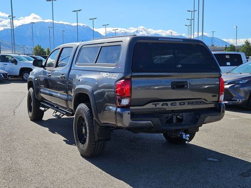 Used 2019 Toyota Tacoma TRD Off-Road w/ TRD Premium Off Road Package AWD/4WD image 5
