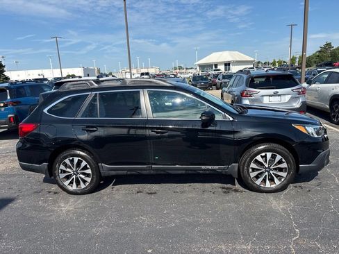 Used 2017 Subaru Outback 2.5i Limited AWD/4WD image 2