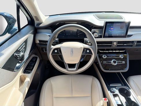 Used 2022 Lincoln Corsair Standard image 18