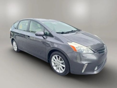 Used 2012 Toyota Prius V Five FWD image 4