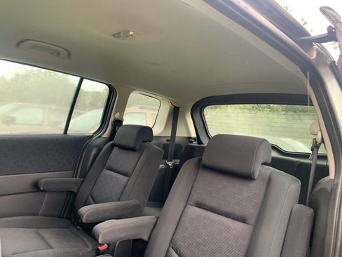 Used 2010 MAZDA MAZDA5 Sport w/ Popular Equipment Pkg image 11