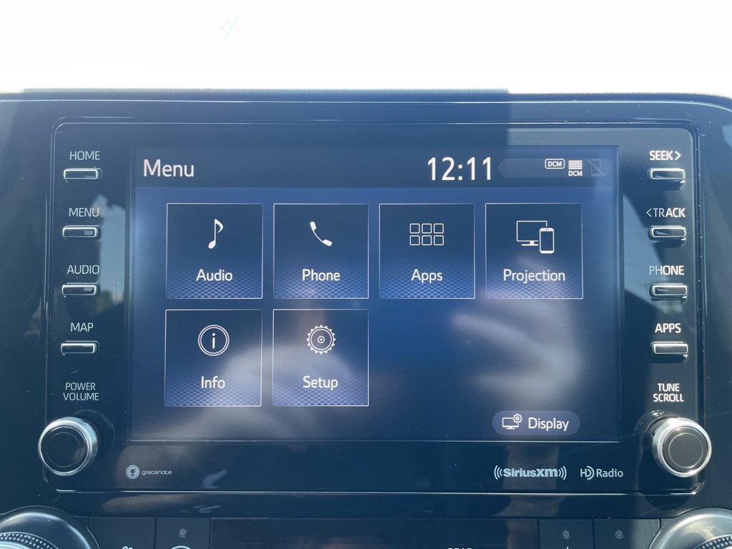 Used 2021 Toyota Highlander XLE AWD/4WD image 21