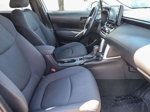 Certified 2022 Toyota Corolla Cross LE w/ Moonroof Package FWD image 17