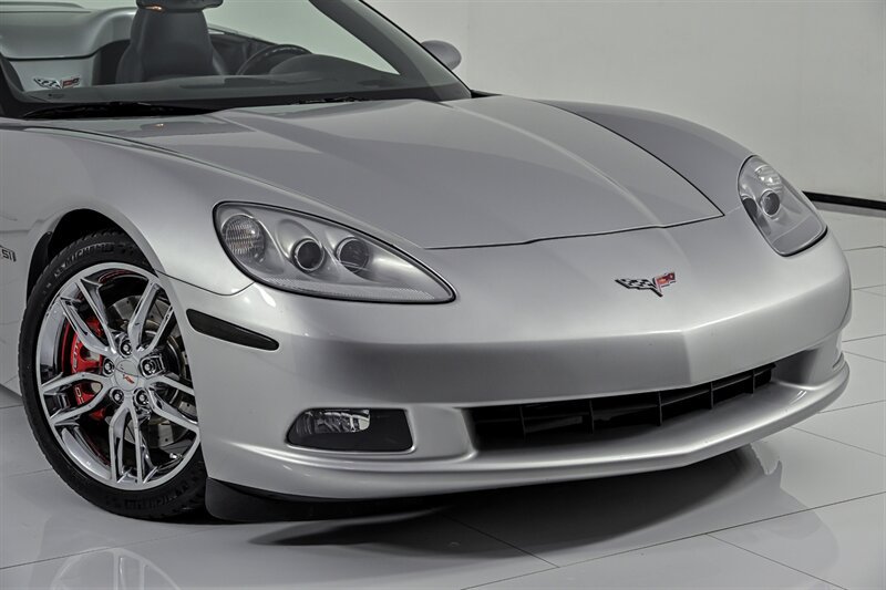 Used 2008 Chevrolet Corvette Convertible RWD image 2