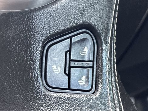 Used 2018 GMC Yukon SLT AWD/4WD image 24