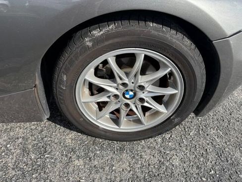 Used 2004 BMW Z4 2.5i RWD image 11
