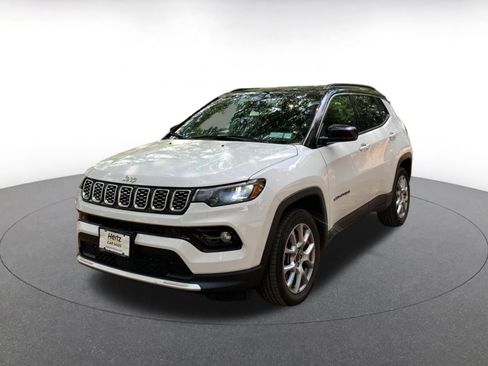 Used 2025 Jeep Compass Limited image 3