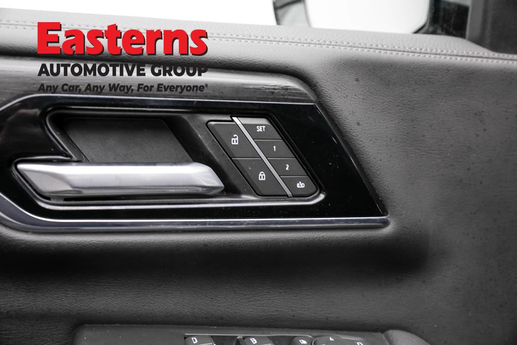 Used 2025 GMC Yukon Denali AWD/4WD image 26
