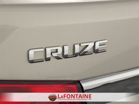 Used 2014 Chevrolet Cruze LS image 10