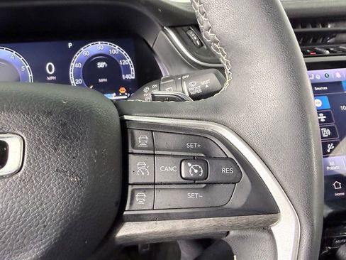 Used 2023 Jeep Grand Cherokee Limited image 15