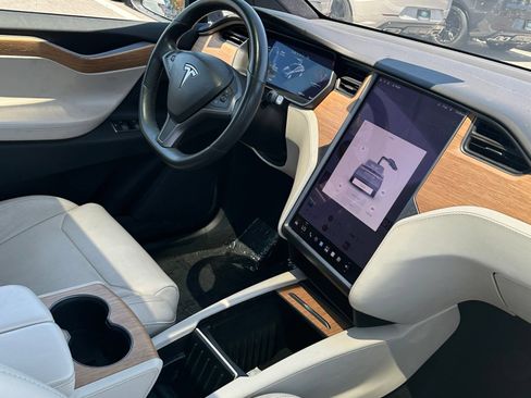 Used 2019 Tesla Model X AWD/4WD image 14