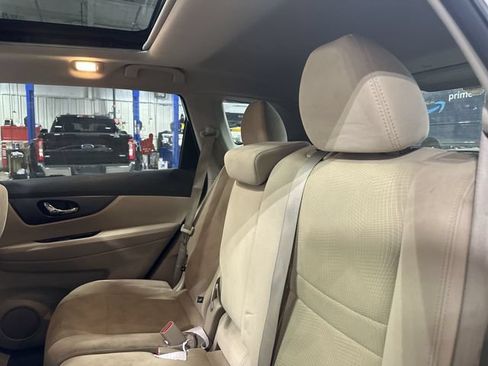 Used 2016 Nissan Rogue SV w/ SV Premium Package FWD image 30