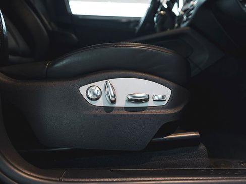 Used 2022 Porsche Macan image 33