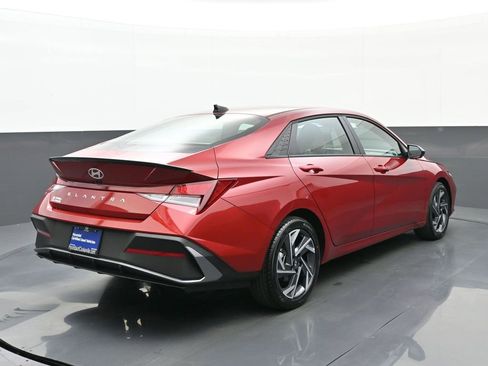 Certified 2025 Hyundai Elantra Sport image 4