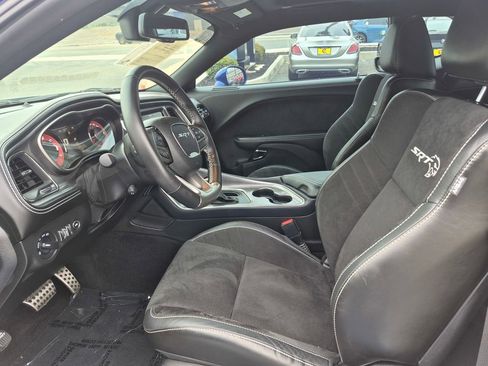 Used 2021 Dodge Challenger SRT Hellcat w/ Plus Package RWD image 17