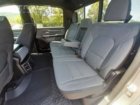 Used 2022 RAM 1500 Big Horn AWD/4WD image 40