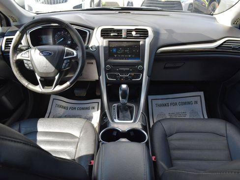 Used 2016 Ford Fusion SE w/ Equipment Group 202A AWD/4WD image 15