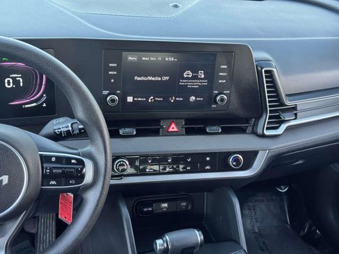 Used 2024 Kia Sportage LX image 3