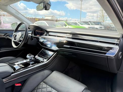 Used 2020 Audi S8 L image 30