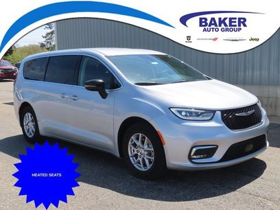 Used 2024 Chrysler Pacifica Touring-L
