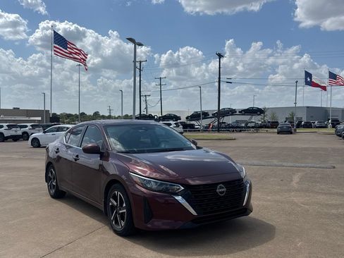 Certified 2025 Nissan Sentra SV FWD image 1