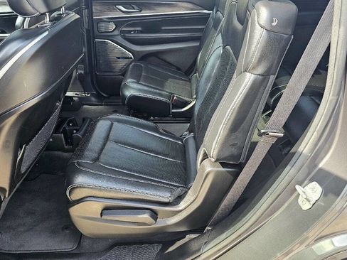 Used 2022 Jeep Grand Cherokee L Overland w/ Advanced Protech Group III image 16