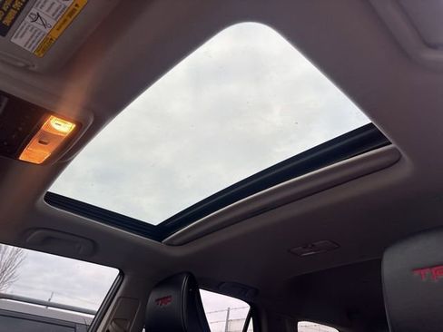 Used 2018 Toyota 4Runner TRD Off-Road Premium image 5