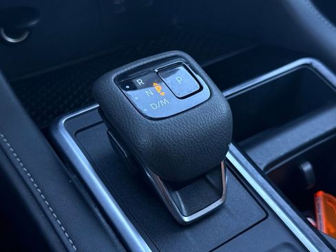 Used 2025 Nissan Pathfinder SV image 31