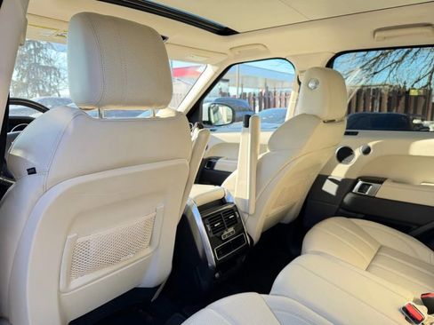 Used 2017 Land Rover Range Rover Sport HSE image 17