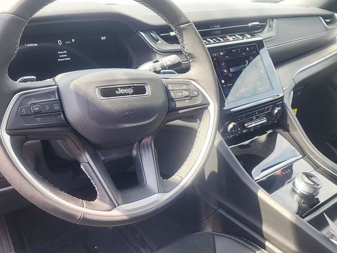 New 2025 Jeep Grand Cherokee L Altitude image 12