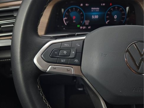 Used 2024 Volkswagen Atlas SE FWD image 19