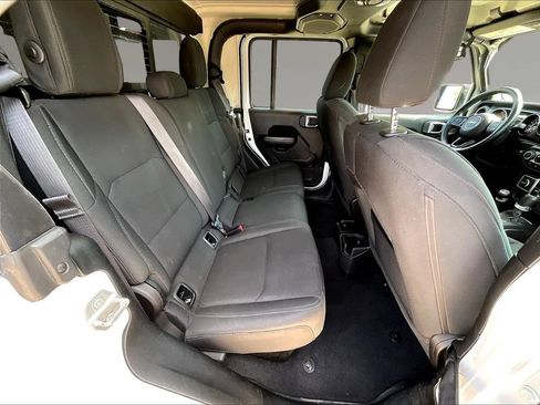 Used 2021 Jeep Gladiator Sport AWD/4WD image 26
