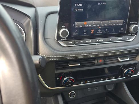 Certified 2023 Nissan Rogue SV w/ SV Premium B Package image 8