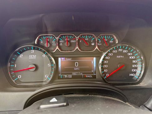 Used 2020 Chevrolet Suburban LT image 20