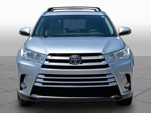 Used 2018 Toyota Highlander XLE AWD/4WD image 4