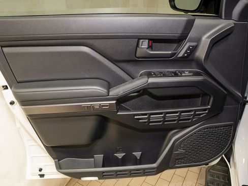 Used 2025 Toyota 4Runner TRD Off-Road Premium image 12