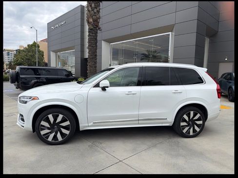 Used 2023 Volvo XC90 T8 Ultimate w/ Protection Package Premier AWD/4WD image 3