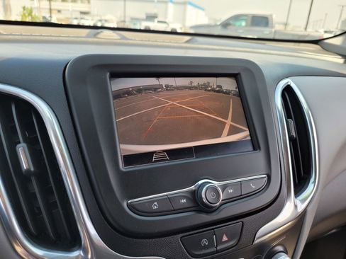 Used 2022 Chevrolet Equinox LT FWD image 17