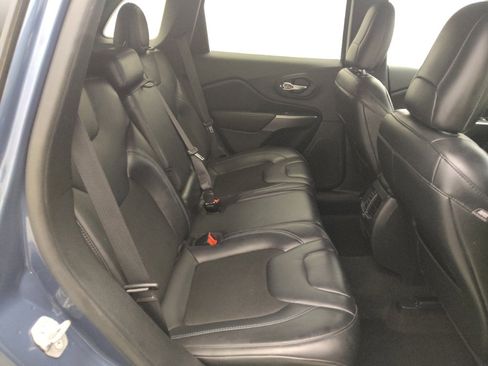 Used 2020 Jeep Cherokee Latitude Plus FWD image 19