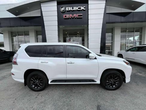 Used 2020 Lexus GX 460 Premium AWD/4WD image 2