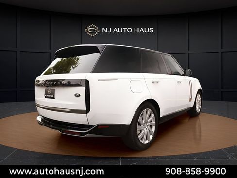 Used 2023 Land Rover Range Rover SE AWD/4WD image 7