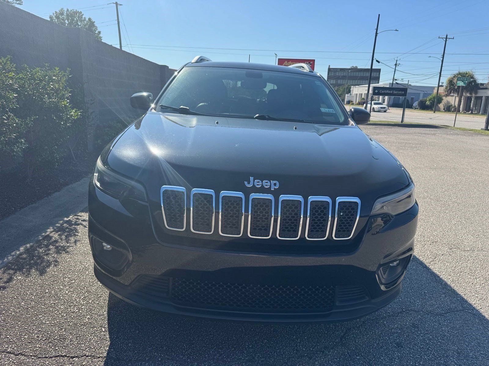 Used 2019 Jeep Cherokee Latitude Plus w/ Comfort/Convenience Group FWD image 8
