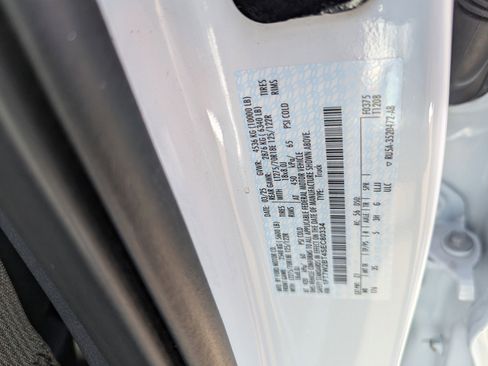 Used 2025 Ford F250 XLT w/ FX4 Off-Road Package image 31