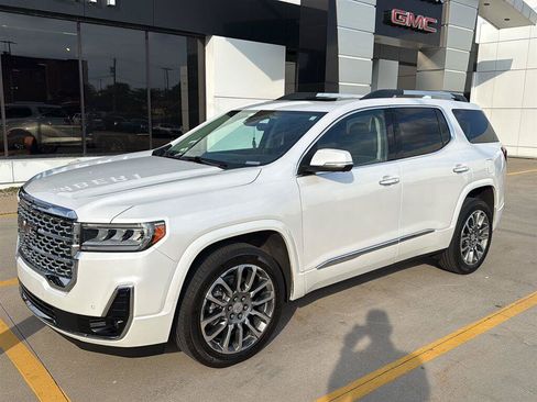 Used 2023 GMC Acadia Denali w/ Denali Ultimate Package AWD/4WD image 1