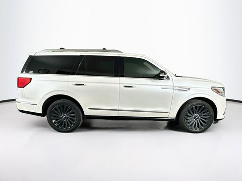 Used 2019 Lincoln Navigator Reserve w/ Cargo Package AWD/4WD image 10