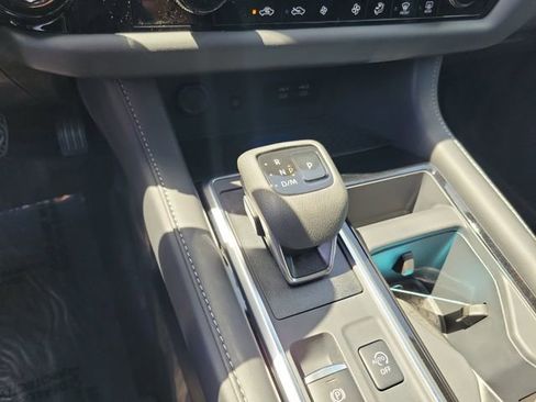 New 2026 Nissan Pathfinder SV w/ SV Premium Package FWD image 19
